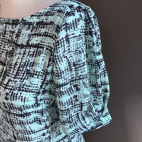 Banana‎ Republic Abstract Print Short Sleeve Blouse Mint Green Black Pattern S - Picture 5 of 6